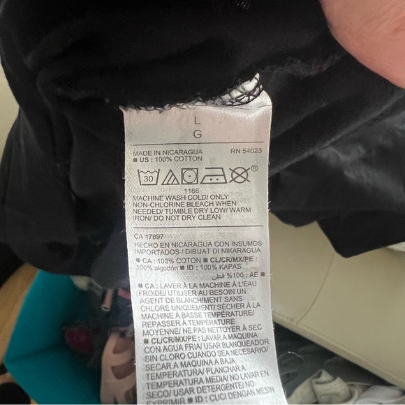 Dunder Mifflin T-Shirt - Picture 4 of 4